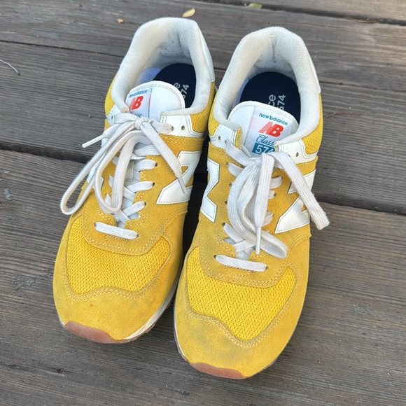 Gently used new balance shoes, 574 size 10 - Picture 3 of 6